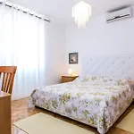 Apartman With A Parking Space - 5773 Zadar