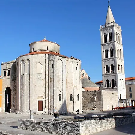 Apartment With A Parking Space - 5773 Zadar