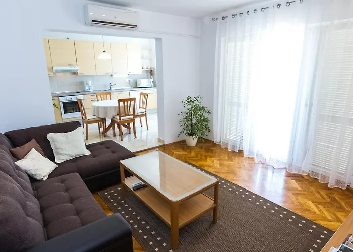 With A Parking Space - 5773 Apartman